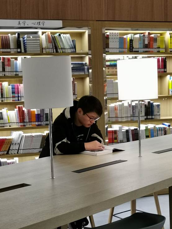 说明: D:\2026世界杯官方合作网站\我的文件\就业\2019-2020一学期\品学之星统计\许迎庆\许迎庆.jpg